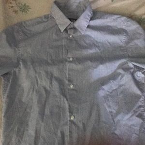 I’m selling a button up shirt from H&M